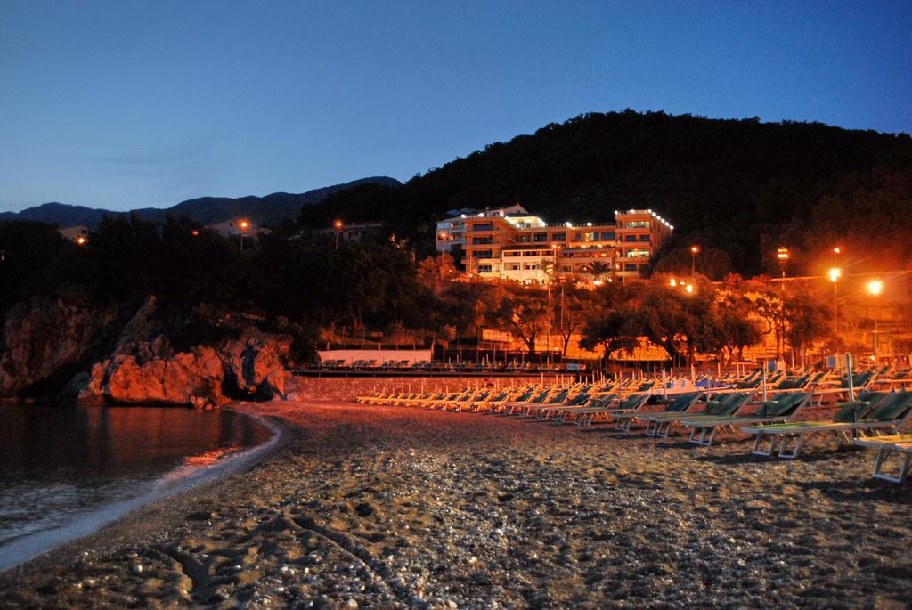 Apartments Rino Lux Sveti Stefan Exterior photo
